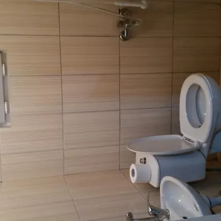Oda ve Kahvaltı George House Faralya
